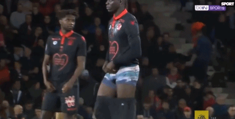 东契奇38+11詹姆斯10分 湖人负太阳7连胜被终结（东契奇砍38+11，詹姆斯仅10分；湖人不敌太阳，七连胜告破）