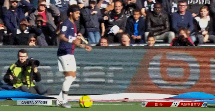 图片报：狼堡想挖多特体育总监凯尔，后者与多特合同到2027年