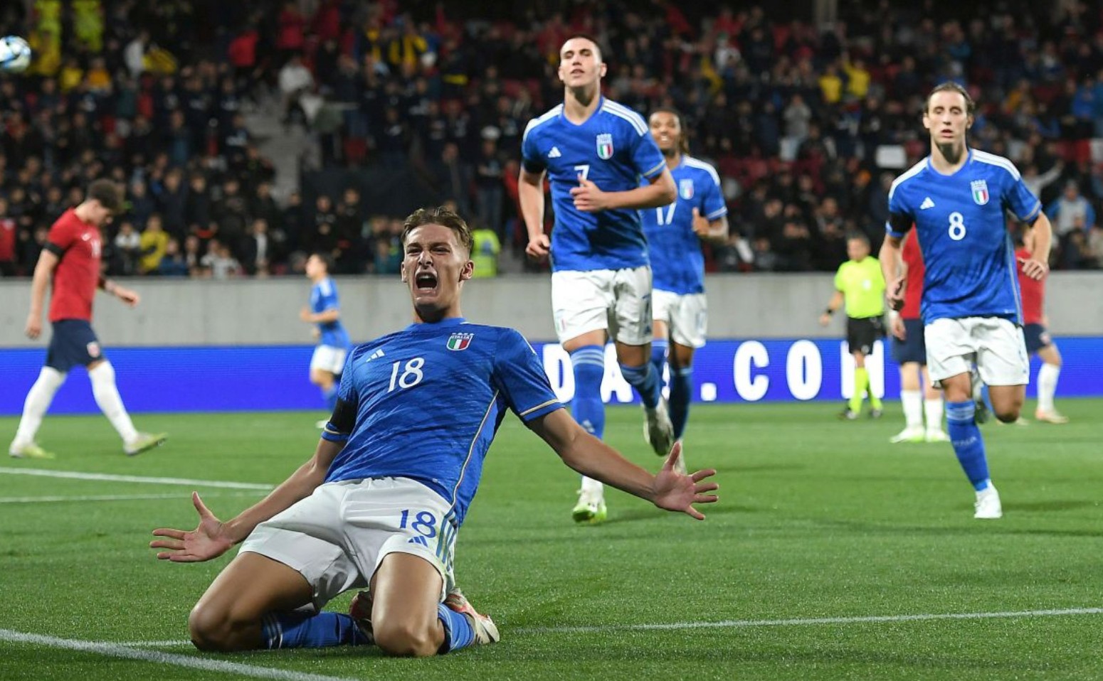 26场不败，德拉富恩特是带领西班牙连续不败场次第二长的主帅（率队26场不败，德拉富恩特位列西班牙主帅不败纪录第二）