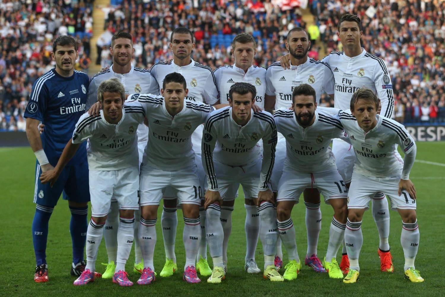 全队打得太齐心，根本挡不住（全队同心协力，所向披靡）