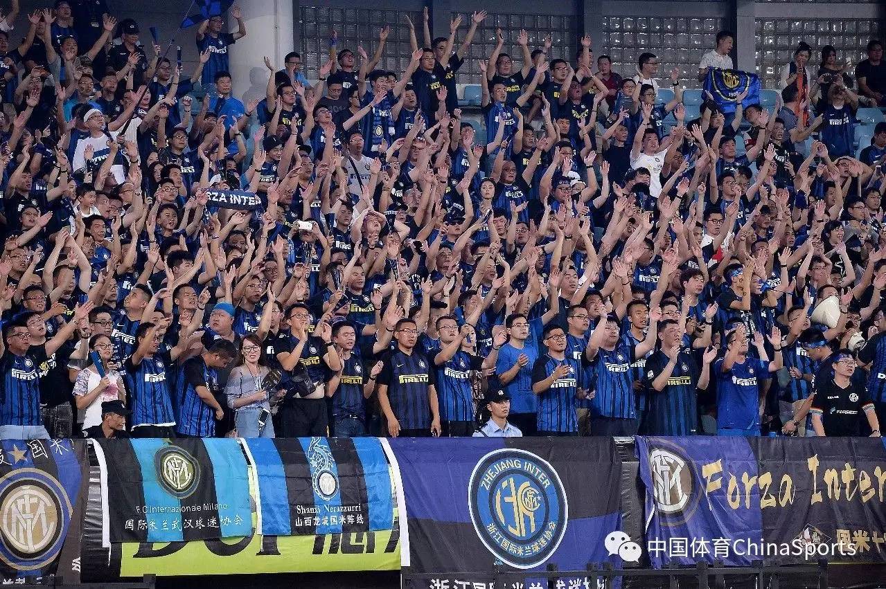 🎮DK 1-0 T1：双C灌满伤害全局大优，DK首局先下一城（🎮DK 1-0 T1：双核输出拉满掌控全图，先拔头筹赢下首局）