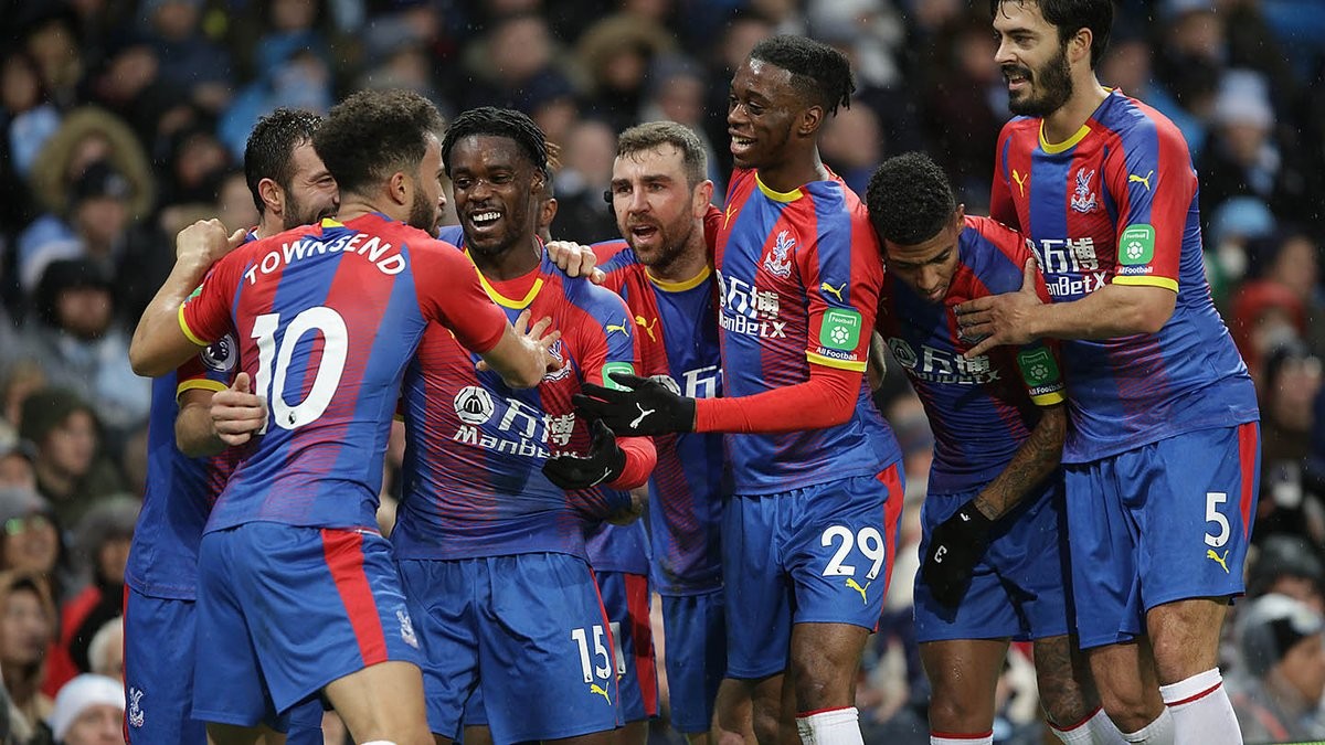 每体：巴萨有意左后卫索萨，想用桑托斯欠的290万欧锁定交易（每体：巴萨看中左后卫索萨，计划以桑托斯所欠290万欧作为筹码敲定转会）